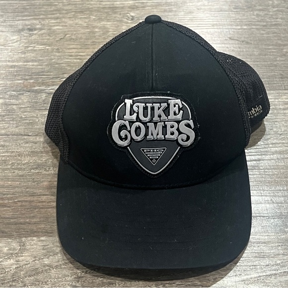 FINAL PRICE Columbia Luke Combs Black Cap - Picture 1 of 5
